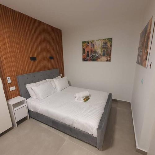 Ryo 22 דירה במלון בוטיק 2 דקות מטיילת בת ים, Bat Yam (foto 3)