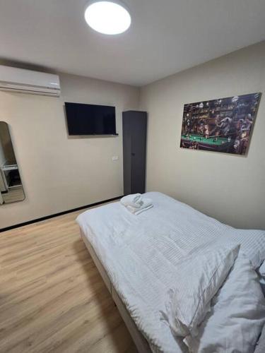 Ryo 23 דירת נופש עם ג'קוזי 2 דקות מטיילת בת ים, Bat Yam (Foto 5)