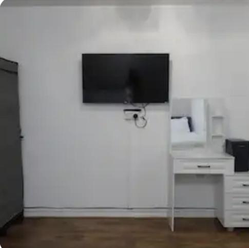 Kingdom Residence Room Type - Family Studio