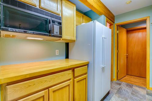Luxury Breckenridge Home with Hot Tub and Ski Access! - image 11