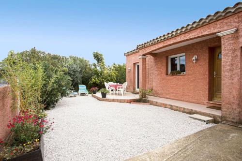 Létesítmények, Villa Neptune jardin garage in Montady