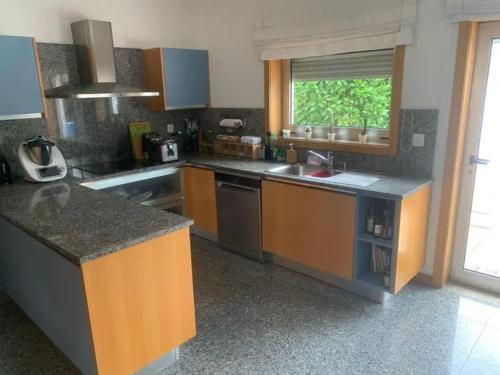 Porto house on the Douro in Valbom