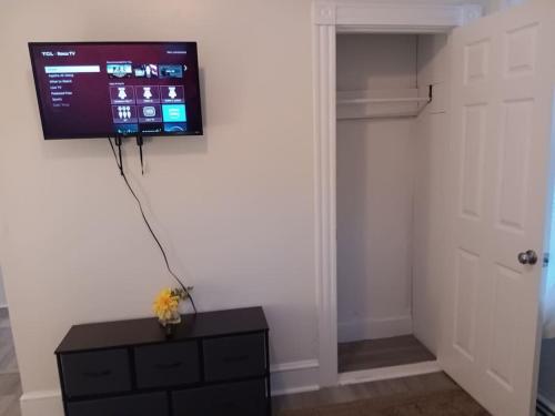The Mid-Level Room # 1 at Centerdale Village NEW in North Providence, USA