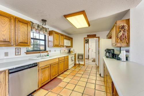 New Mexico Cabin Hideaway with Eagle Nest Lake Views in Eagle Nest, USA