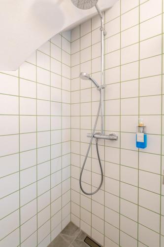 2 bedrooms, 4 beds