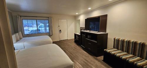 Bay Front Inn - Downtown Santa Cruz - image 8