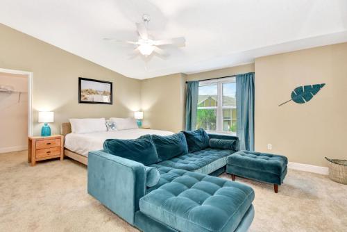 Beach Escape - WALK TO BEACH - 3 bedrooms in Daytona Beach Shores, USA
