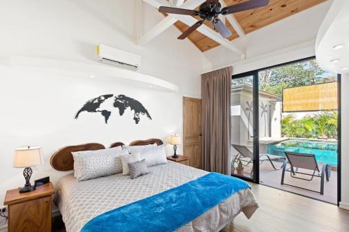 Swim-Through Glass Pool Villa, 5min Beach in พอเทรโร่