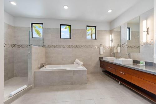 Ocean View Luxury Mountain Escape