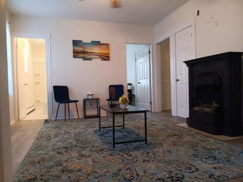 The Mid-Level Room # 3 at Centerdale Village NEW in North Providence, USA