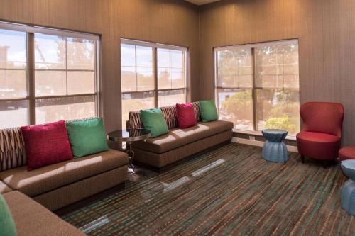 Residence Inn by Marriott Albuquerque Airport - image 9