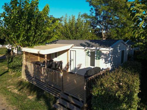 2 bedrooms, 5 beds