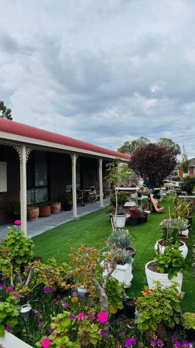Exterior view, Beautiful room near shops 12 km to CBD and fast internet plus free parking in St Albans
