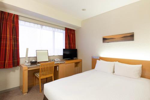 Small Double Room - Non-Smoking room in Hotel Keihan Kyobashi Grande