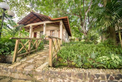 Mountain Retreat in Токумен