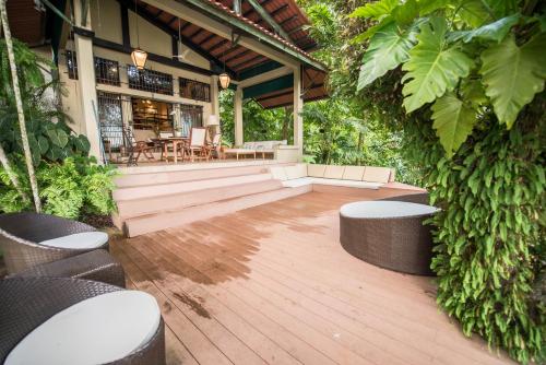 Mountain Retreat in Токумен