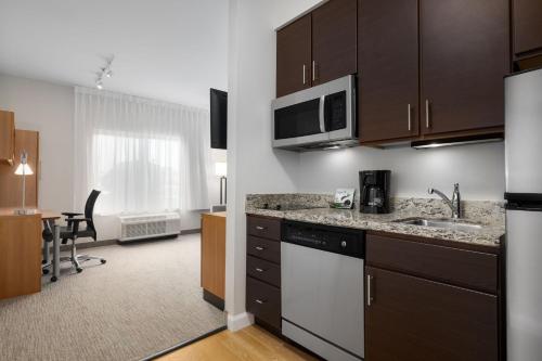 TownePlace Suites by Marriott Fort Walton Beach-Eglin AFB - image 2
