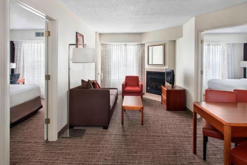 2 bedrooms, 3 beds
