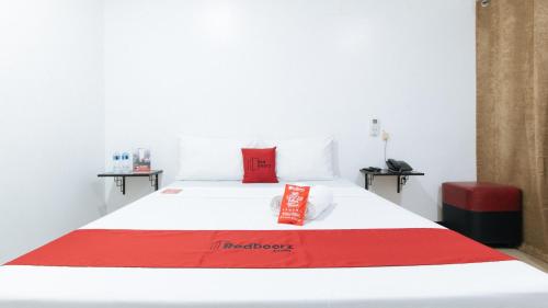 RedDoorz at San Antonio Makati, Manila (photo 3)