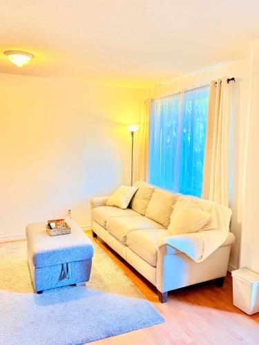 Private Room in the heart of city in Vancouver, Canada