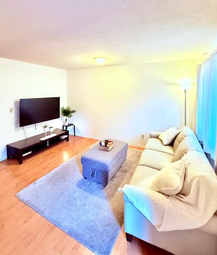 Private Room in the heart of city in Vancouver, Canada