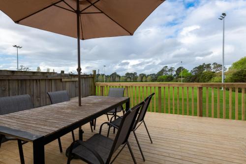 شرفة/ تراس, Stylish Family Parkside Escape near Westgate in Massey