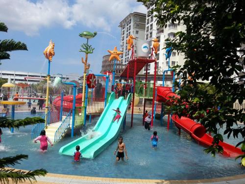 Melaka B- Lagoon Resort FREE 4 & 6 Waterpark ticket, Malacca