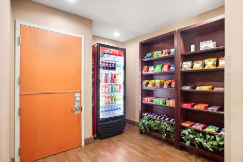 Comfort Suites Gulfport - image 6