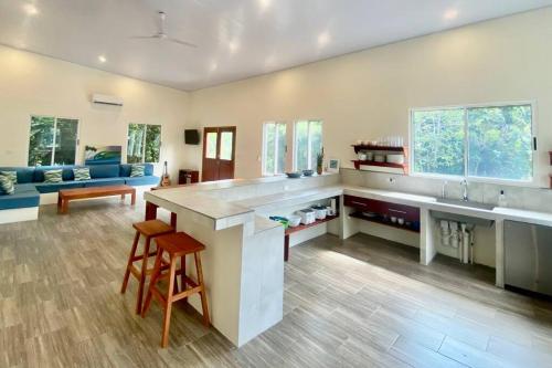 Three-Bedroom Holiday Home  image 6