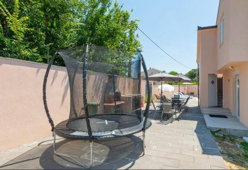 Villa Bianca with private pool in Gornji Vinjani