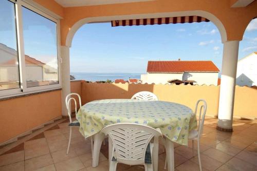 Terraza/balcón, Apartment and Room Cherry in Novalja