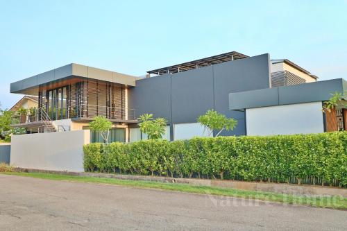 The Summer Villa by Nature Home The Summer Villa by Nature Home