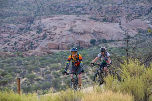 Ai Aiba - The Rock Painting Lodge Ai Aiba - The Rock Painting Lodge