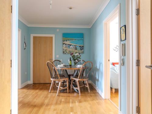 Tides Reach Rhosneigr - image 9