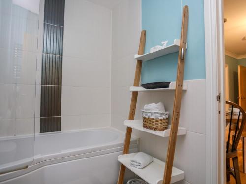 Tides Reach Rhosneigr - image 8