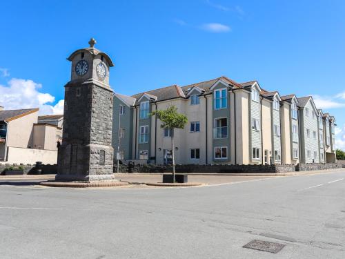 Tides Reach Rhosneigr - image 3