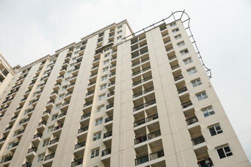 Zunanjost, Warm and Tidy Studio at Cinere Resort Apartment By Travelio in Sukmajaya
