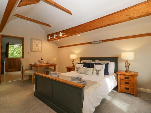 The Coach House Apartment - image 9