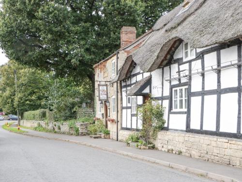 The Coach House Apartment - image 2