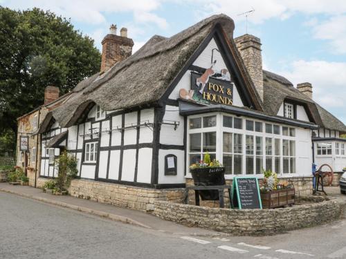 The Coach House Apartment - main image