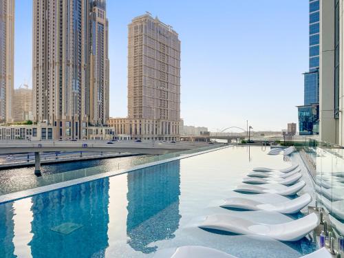 Elegant One-Bedroom Apartment At Missoni Tower with Balcony & Canal Views, Dubaj (zdjęcie 7)