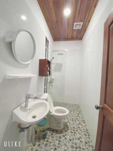 Superior Triple Room image 10