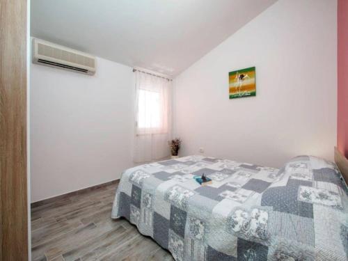 Pleasant Oriana Apartment near the sea-Pula - image 2
