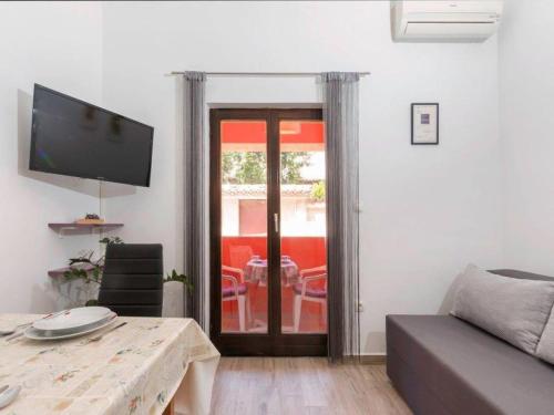Apartment room in Pleasant Oriana Apartment near the sea-Pula