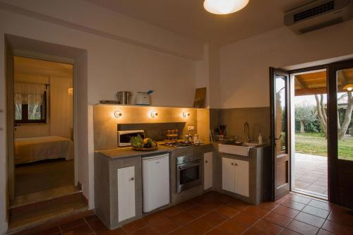 кухня, Casale Giancesare Villa Agricola in Капаччо
