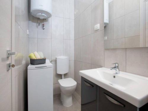 Apartment image 5