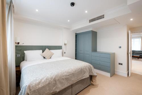 Fountain House - image 5