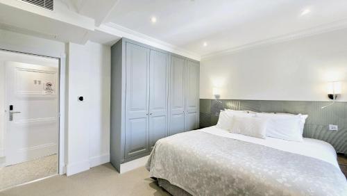 Fountain House - image 11