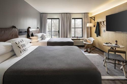 MOXY Memphis Downtown MOXY Memphis Downtown