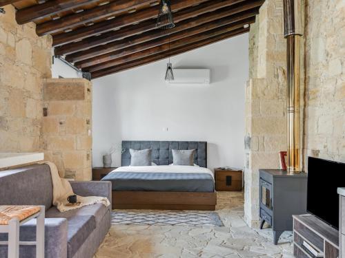 Andre Marie Stonewood Retreat in 華薩